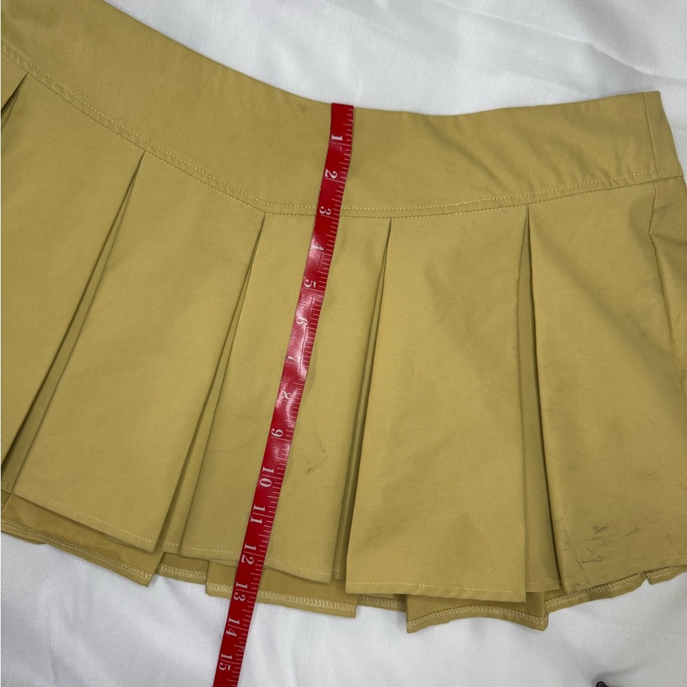 NWT PrettyLittleThing Pleated Micro Mini Skirt Sz 10 Golden Mustard color - Picture 11 of 11